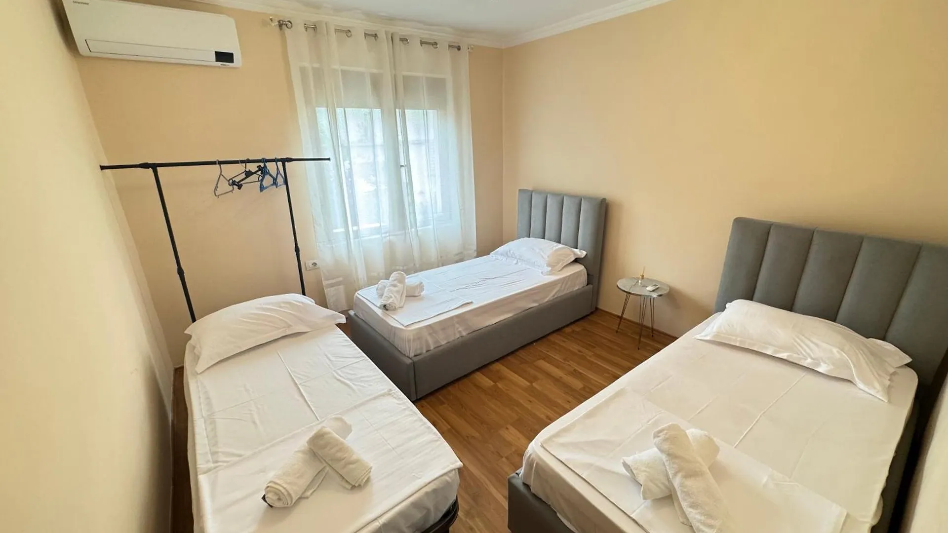 Skanderbeg Square Apartment 02 Tiran