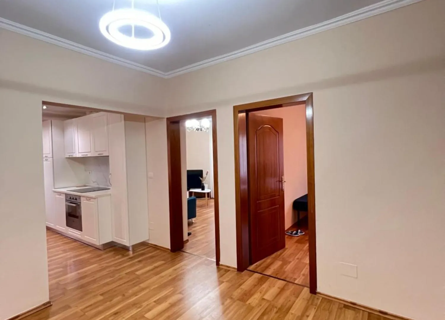 Skanderbeg Square Apartment 02 Tiran